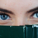Imagen para el artículo titulado Por qué a veces nos sentimos observados o nos parece notar la mirada de otra persona